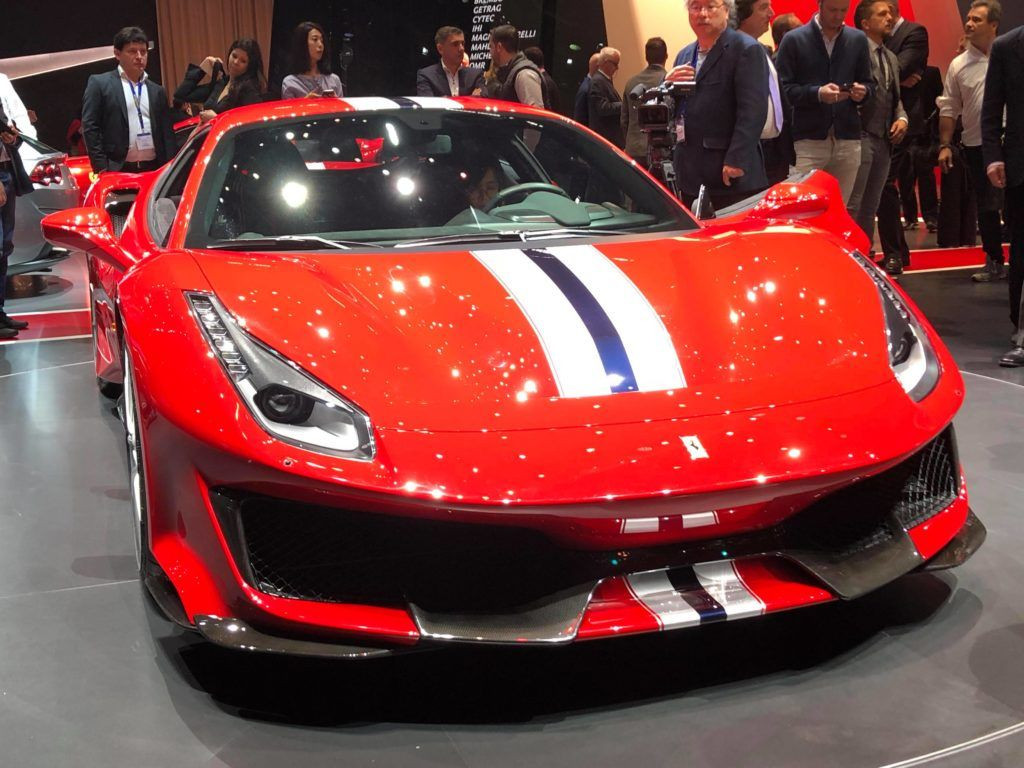 Ferrari 488 Pista: Ecco la Regina del Salone di Ginevra 2018