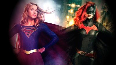 Elseworlds: Supergirl e Batwoman per la prima volta insieme (foto)