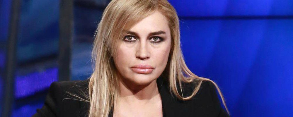 Grande Fratello Vip 3: Lory Del Santo perde lo scontro con la Mazza