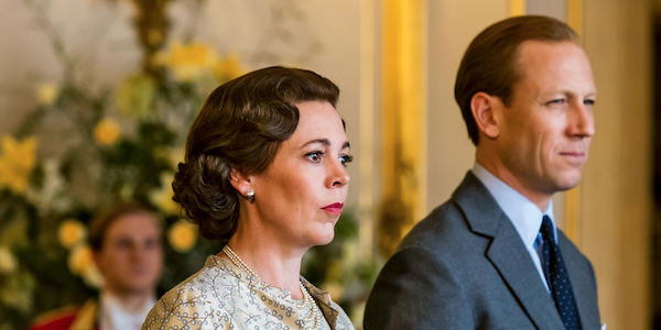 The Crown 3: le prime immagini ufficiali del nuovo cast sul set