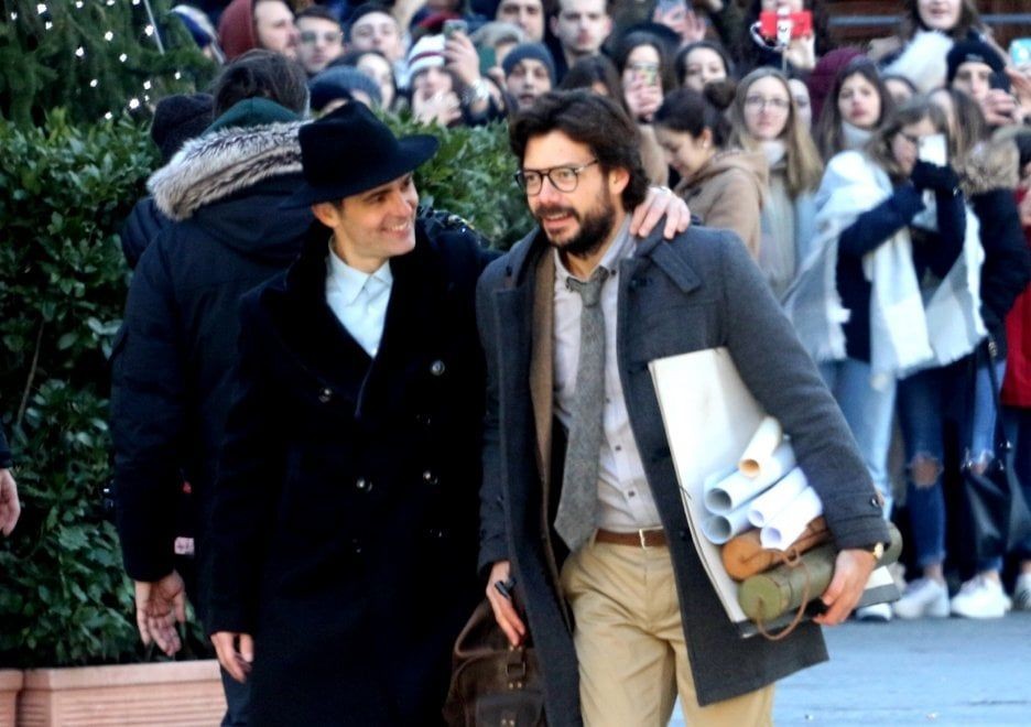 La Casa di Carta 3: Firenze in delirio per il Professore e Berlino (video)