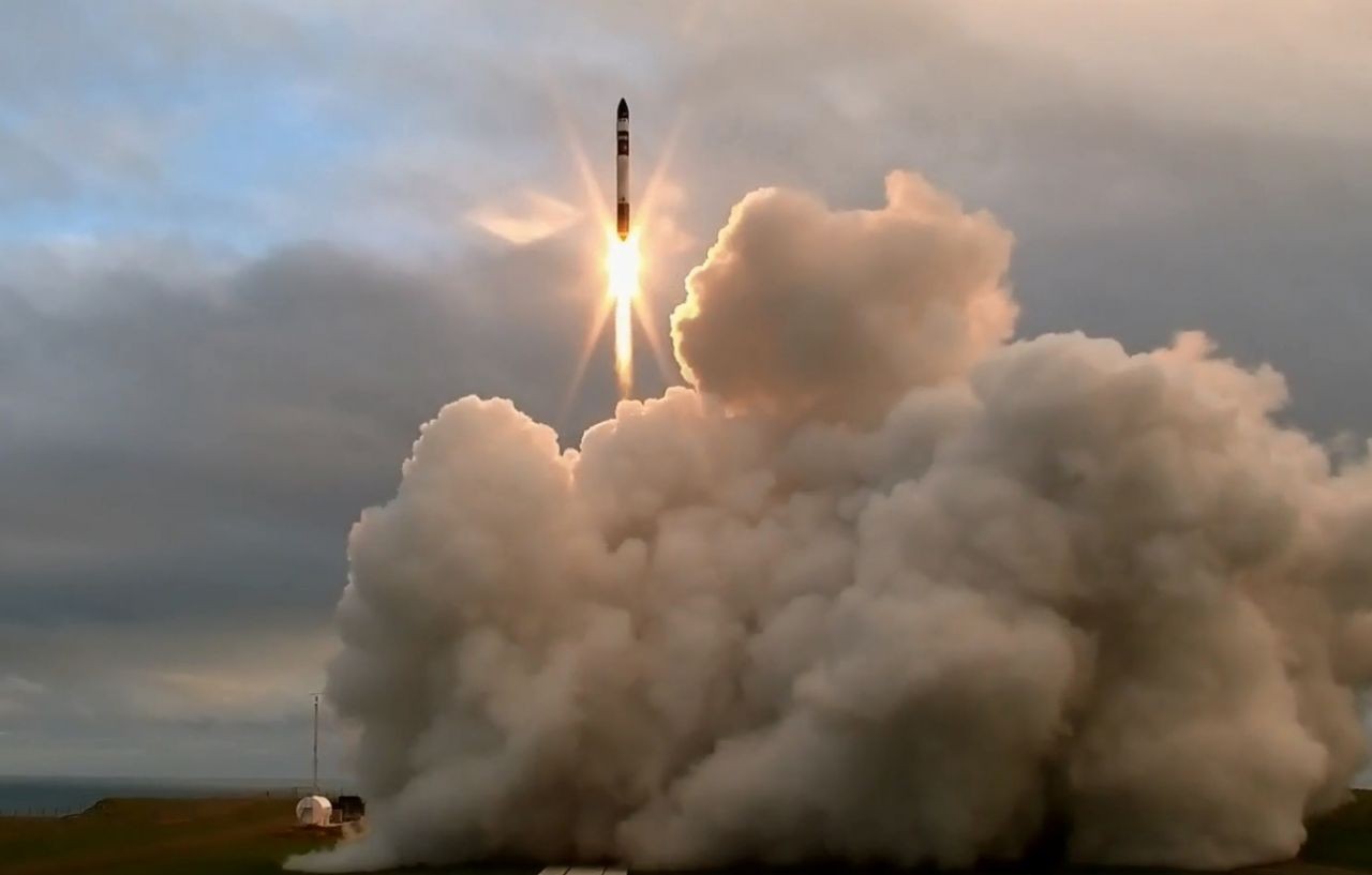 rocket-lab_lift-off_mahia-peninsula_2017