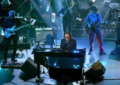 Sanremo 2019: L' Ariston impazzisce per Antonello Venditti