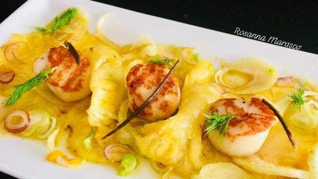 Insalata di ananas, finocchio con dressing di vaniglia e capesante