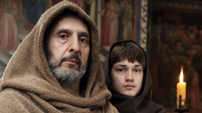 Il Nome della Rosa: torna in tv il capolavoro di Umberto Eco, ma adesso è una serie tv