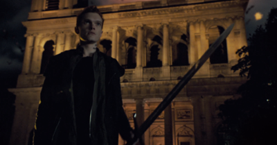 Shadowhunters: il trailer dell'episodio finale anticipa amori e scontri