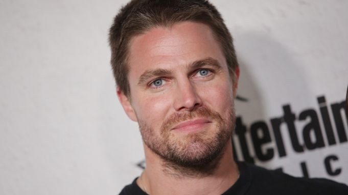 Stephen Amell ha già firmato per una nuova serie tv dopo Arrow