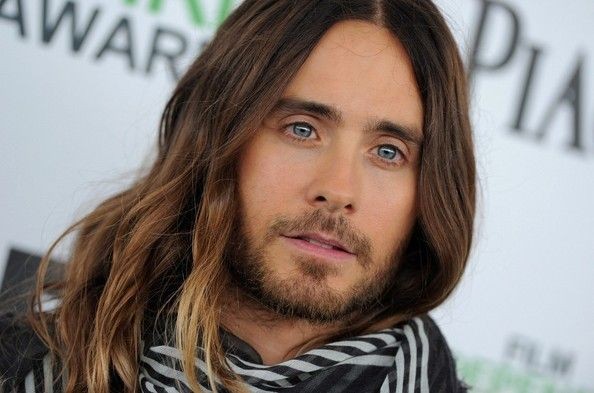 Jared Leto in costume da bagno al mare (foto)