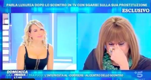 Domenica Live: Vladimir Luxuria scoppia in lacrime affrontando Barbara D'Urso
